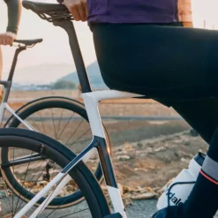 Cannondale SuperSix EVO Carbon Disc 105 Black Pearl -Günstiges Vélo Geist Geschäft SuperSix EVO In The Wild 1